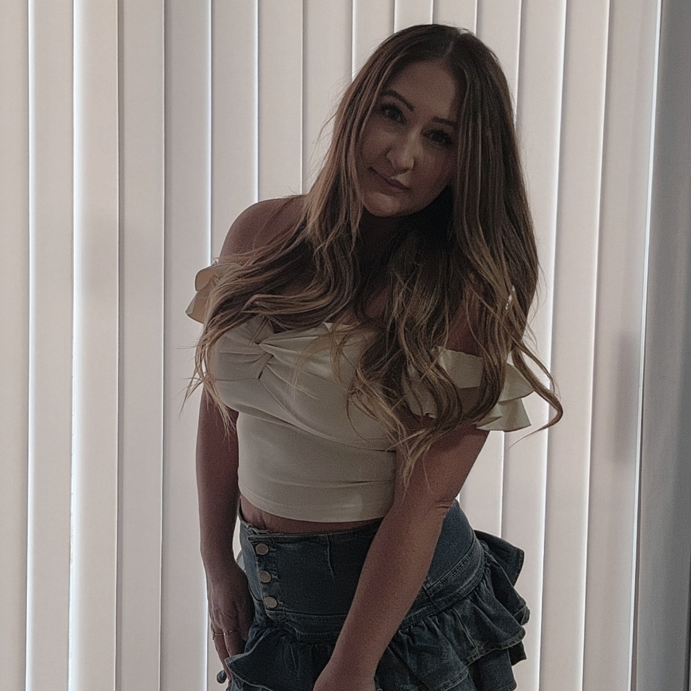 Meet your Posher, Alyssa